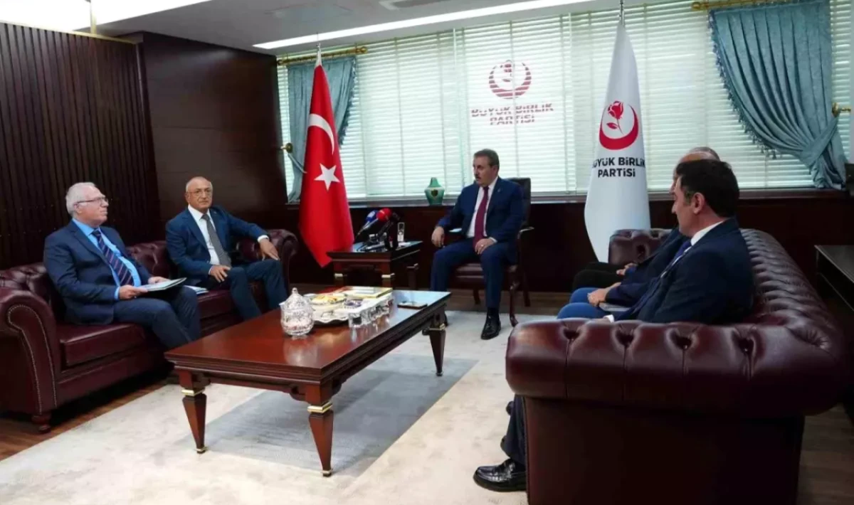 “Cem Vakfı, Türkiye’nin Ruhunu Kucaklayan Değerli Bir Kuruluş”