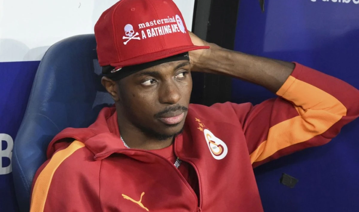 Osimhen’e uyarı: “Manchester United’dan uzak durmalı”